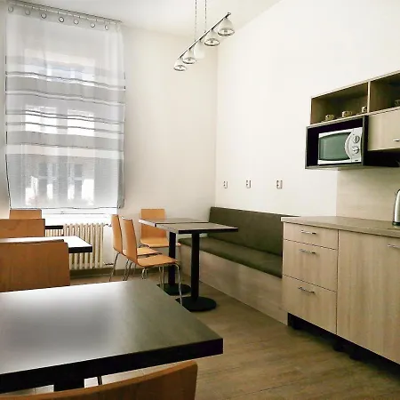 Hostel Vodna 1 *