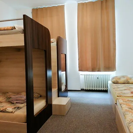 Vodna 1 Хостел
